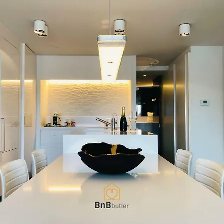 Prachtig Design Penthouse Centraal Gelegen In De Zoutelaan *